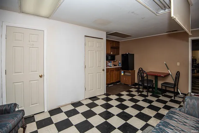 $229,900 | 1985 South Old Us 41, Vincennes, IN 47591