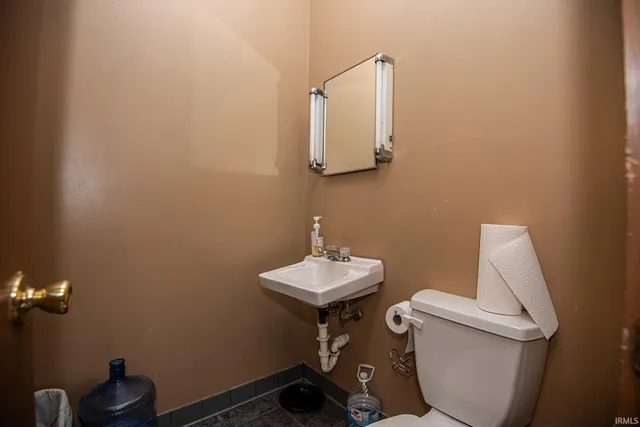 $229,900 | 1985 South Old Us 41, Vincennes, IN 47591