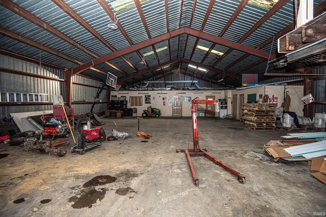 $229,900 | 1985 South Old Us 41, Vincennes, IN 47591