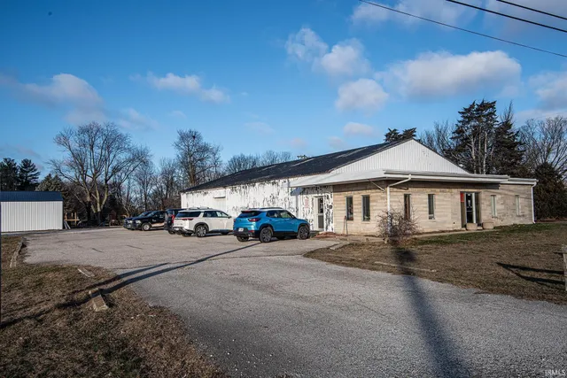 $229,900 | 1985 South Old Us 41, Vincennes, IN 47591