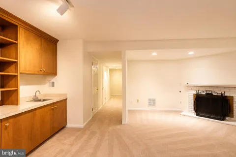 $3,100 | 2184 Pond View Court, Reston, VA 20191