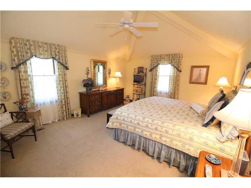 8940 Shagbark Road Indianapolis, IN 46260 - Photo 11 of 20 Gallery Image 11