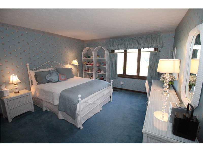 8940 Shagbark Road Indianapolis, IN 46260 - Photo 13 of 20 Gallery Image 13