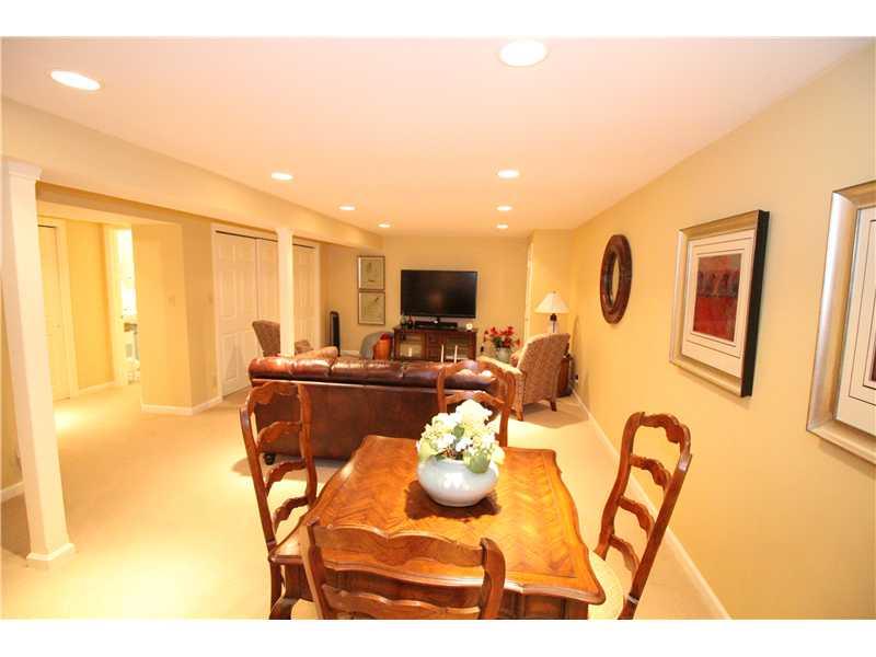 8940 Shagbark Road Indianapolis, IN 46260 - Photo 16 of 20 Gallery Image 16