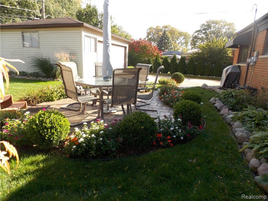 32456 Ridgefield Avenue Warren, MI 48088 - Photo 34 of 41 DSCN9349.JPG