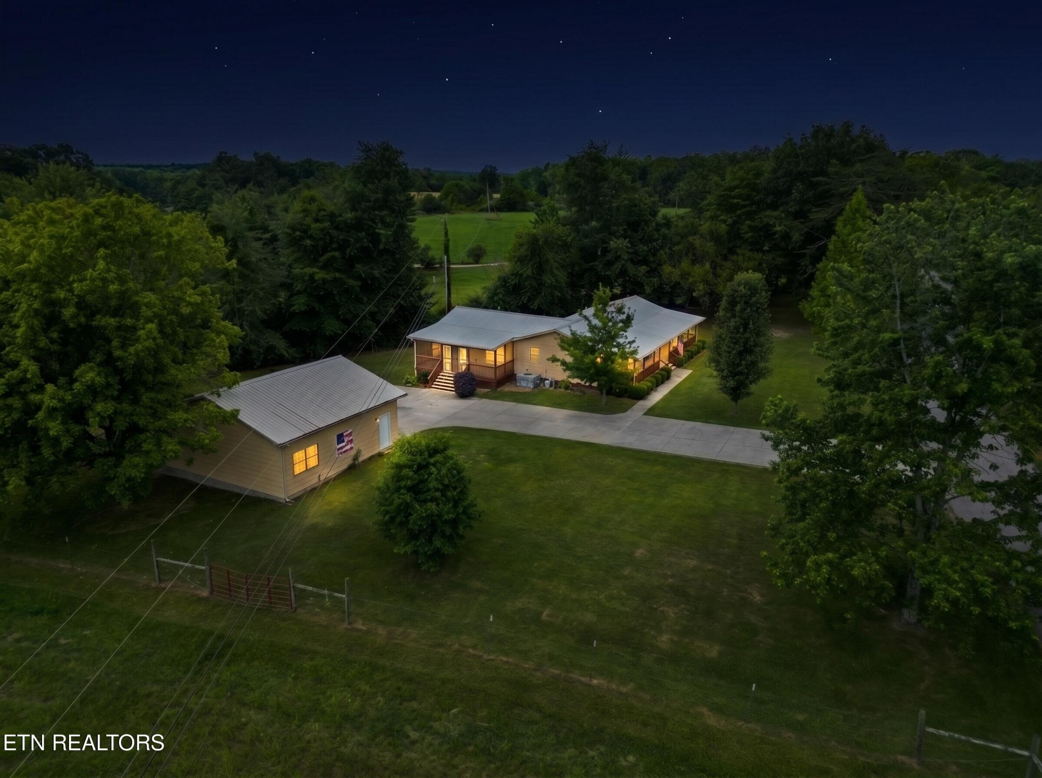 1459 Old Elmore Road Crossville, TN 38571 - Photo 4 of 36 Gallery Image 4