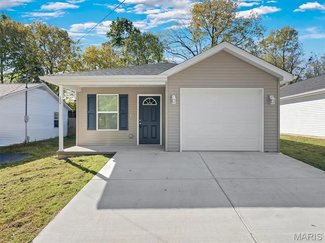 $199,900 | 1336 Casey Avenue, St. Clair, MO 63077