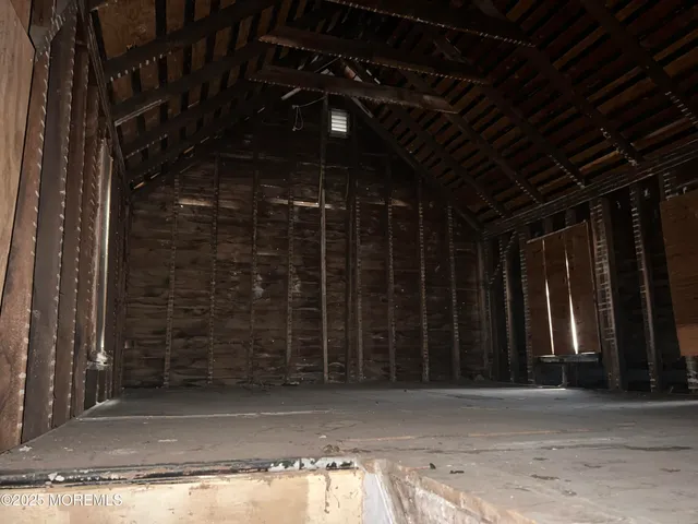 a view of walk in closet