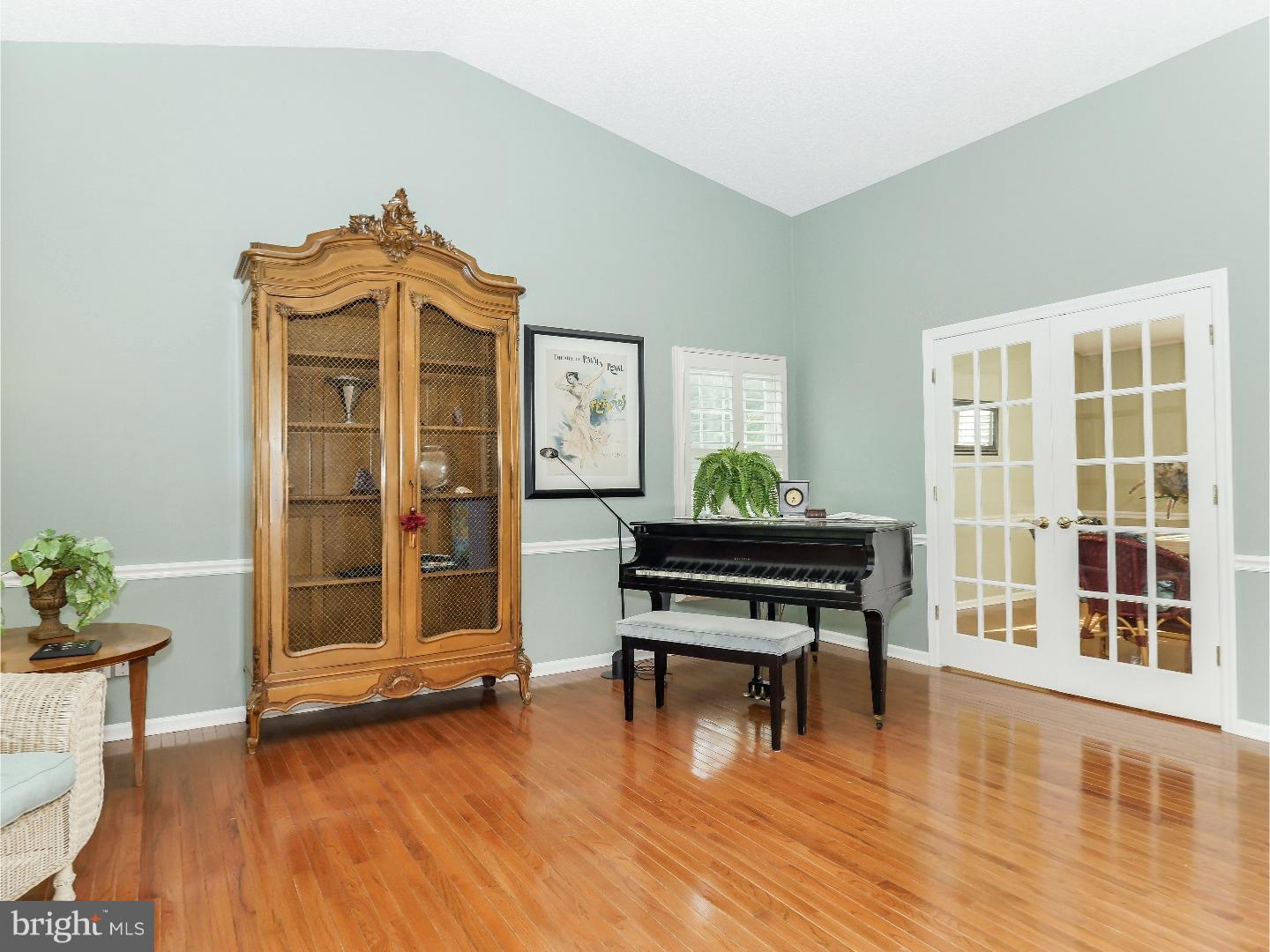 1371 Chase Road Newtown, PA 18940 - Photo 11 of 25 Living Room