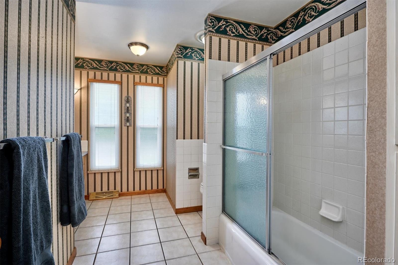 22 Rangeview Drive Wheat Ridge, CO 80215 - Photo 31 of 40 a view of an entryway