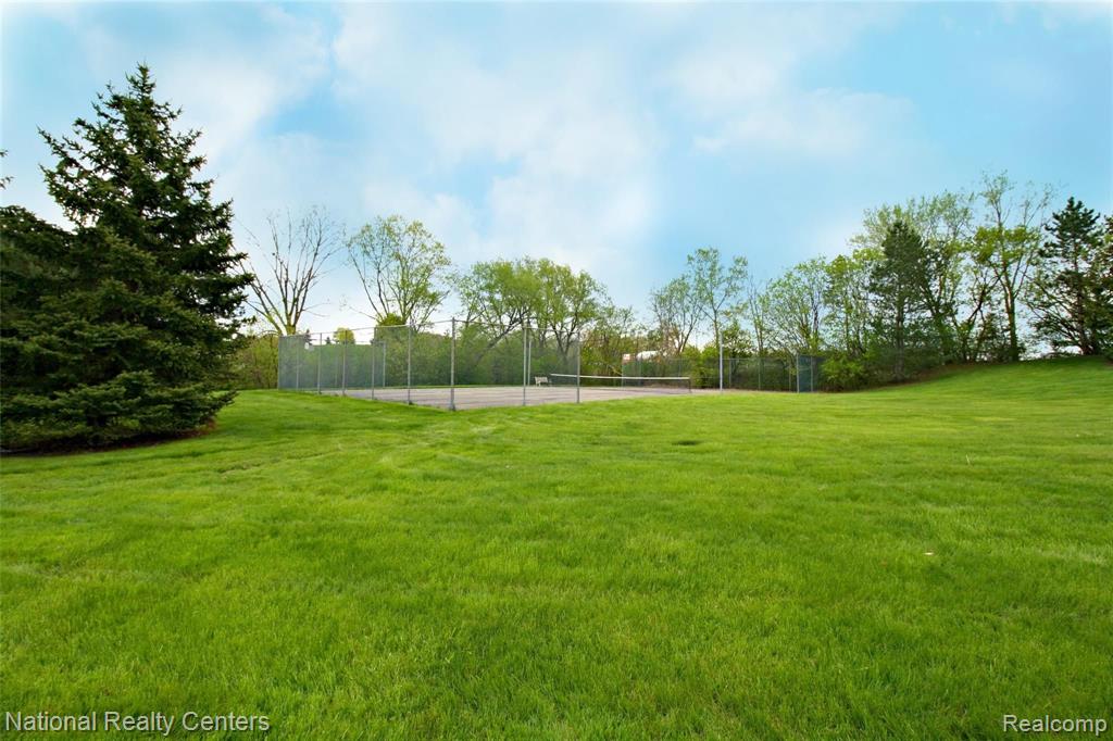 2180 Rochelle Park Drive Rochester Hills, MI 48309 - Photo 31 of 35