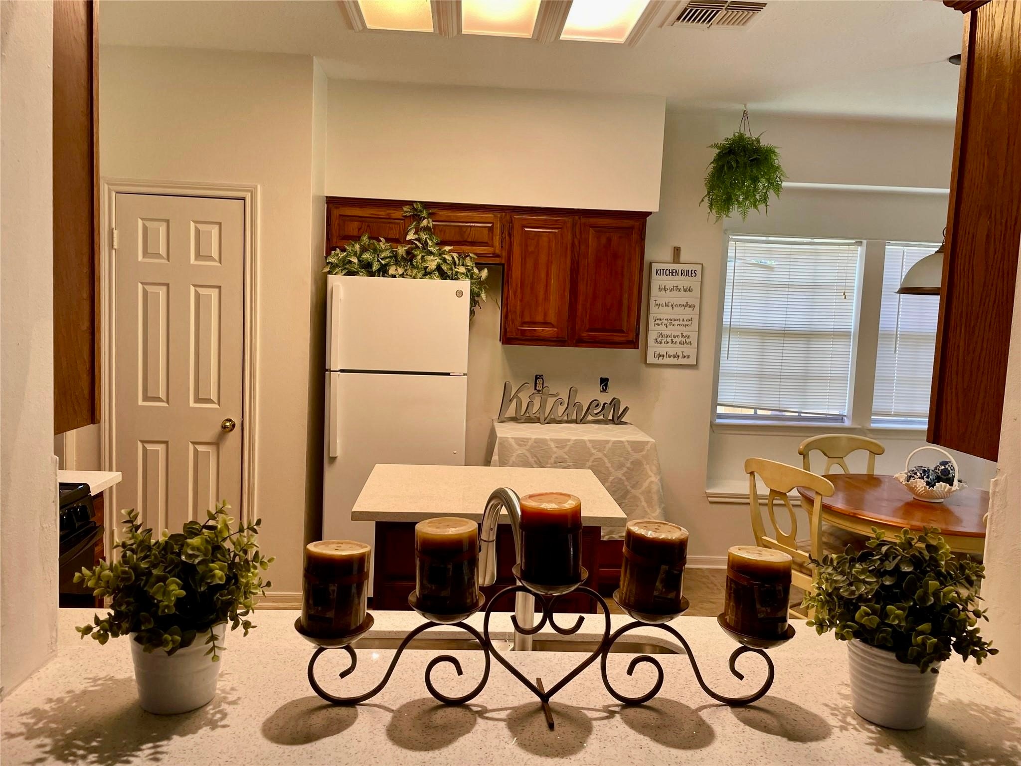 14527 Circlewood Way Houston, TX 77062 - Photo 7 of 14 a bed room with a bed and a chair