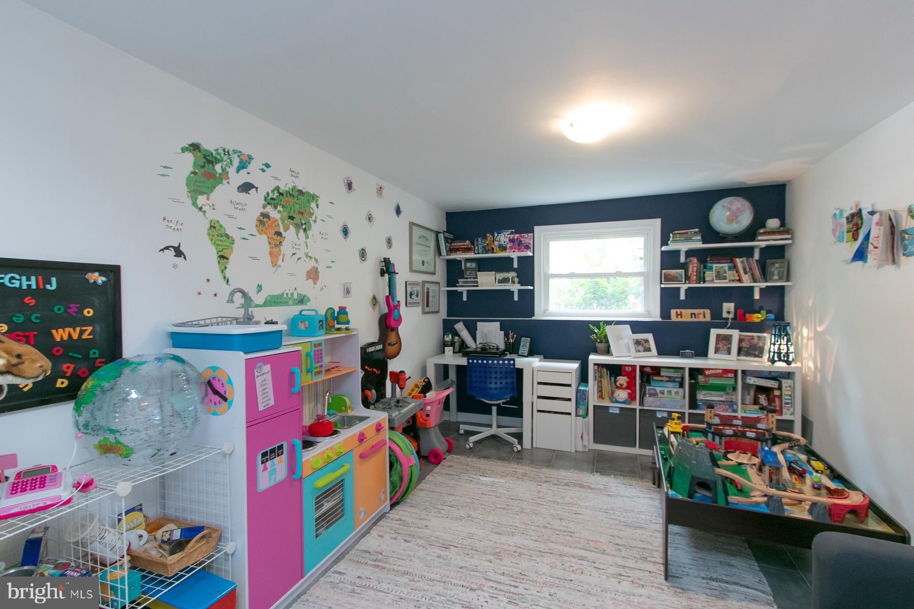 400 King George Road Cherry Hill, NJ 08034 - Photo 11 of 34 Family room/play room