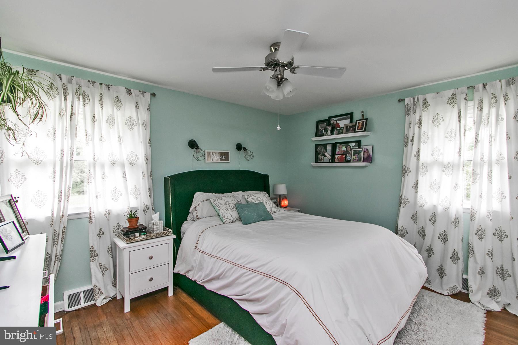 400 King George Road Cherry Hill, NJ 08034 - Photo 13 of 34 Master Bedroom
