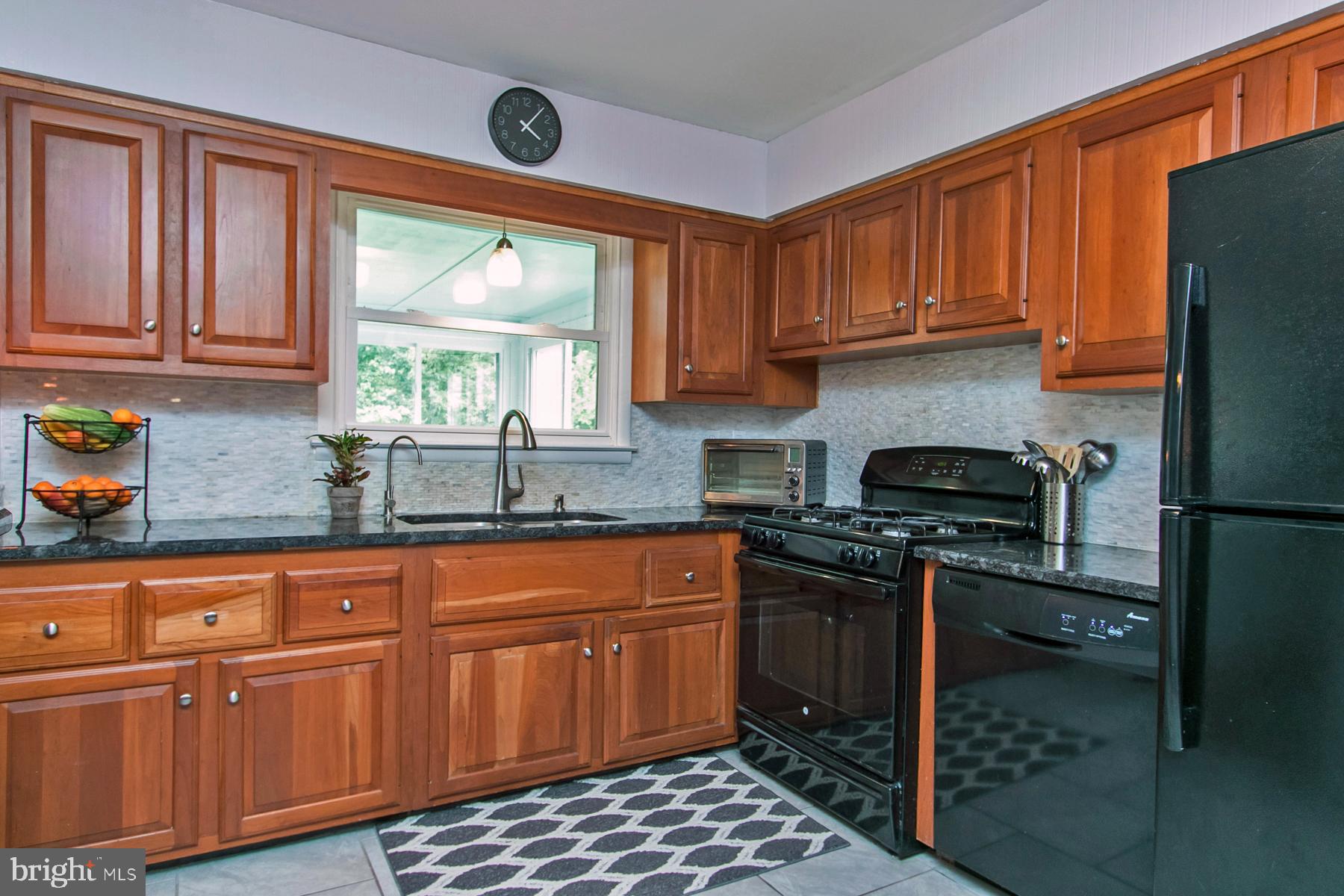 400 King George Road Cherry Hill, NJ 08034 - Photo 3 of 34 Granite Counters - Marble Backsplash