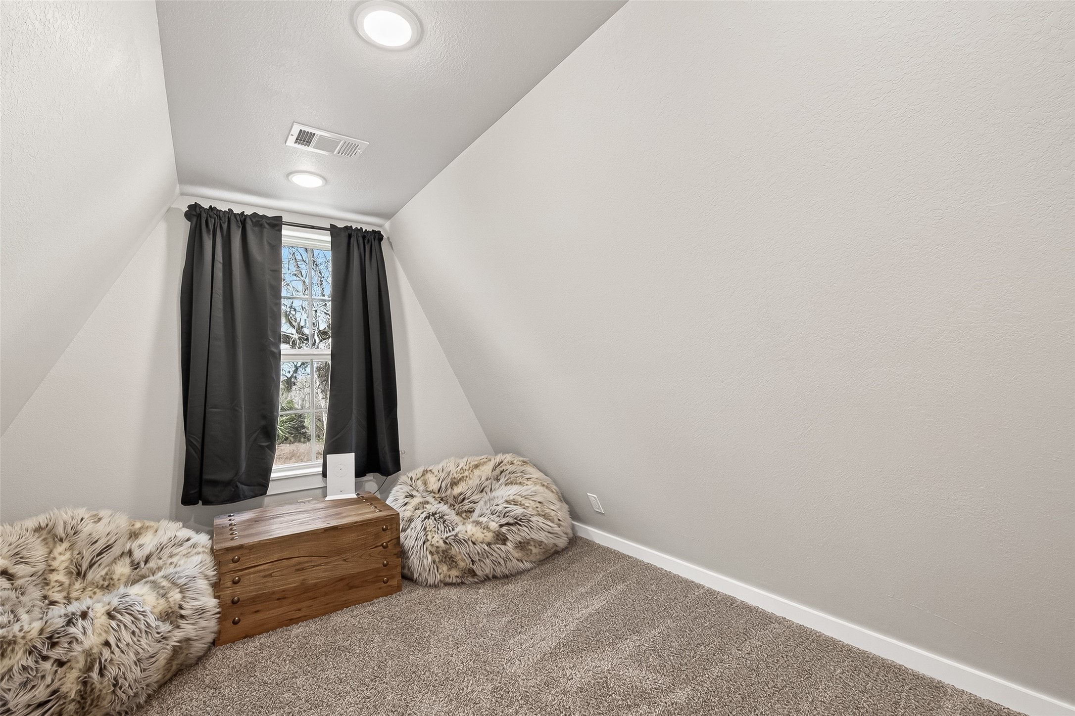 1047 Dungens Mill Road Columbus, TX 78934 - Photo 28 of 44 a bedroom with a bed and a window