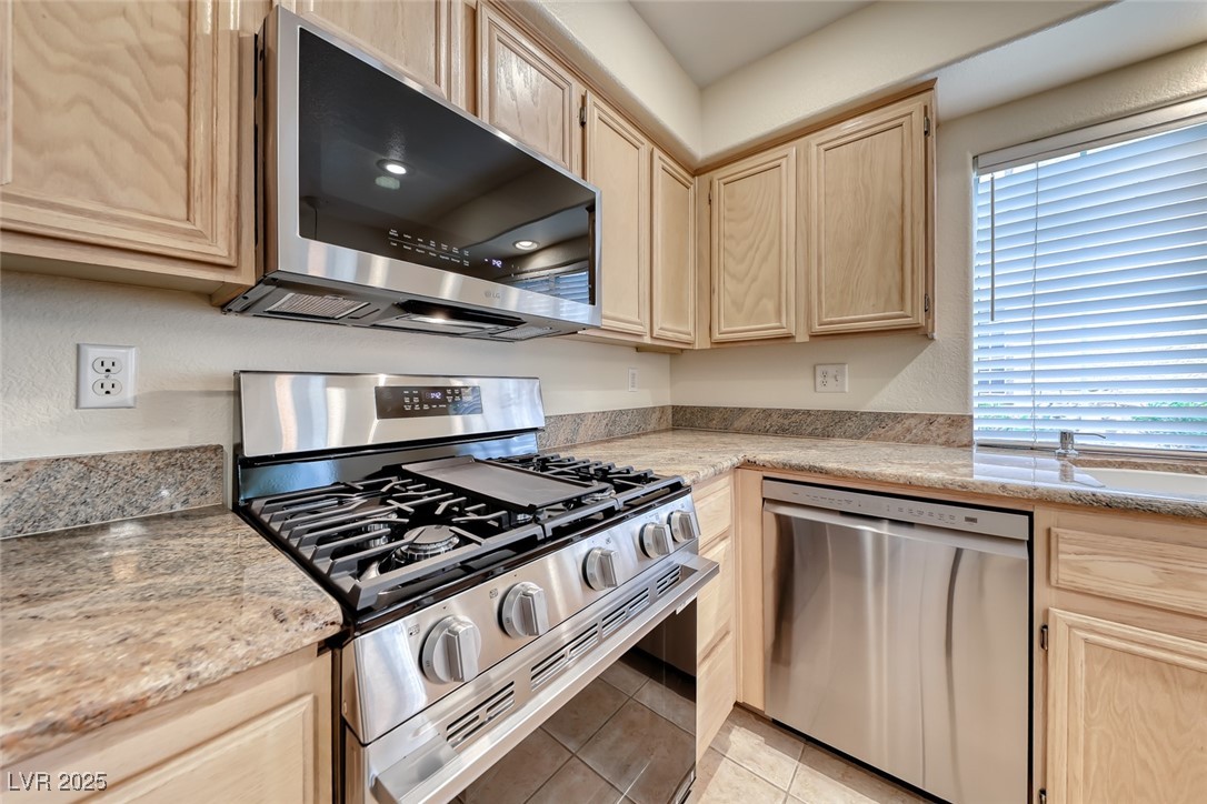 1851 Hillpointe Road, Unit 1811 Henderson, NV 89074 - Photo 12 of 49 Kitchen with lots of storage.