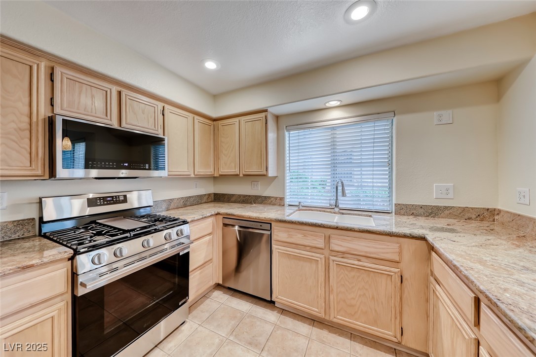 1851 Hillpointe Road, Unit 1811 Henderson, NV 89074 - Photo 16 of 49 Kitchen