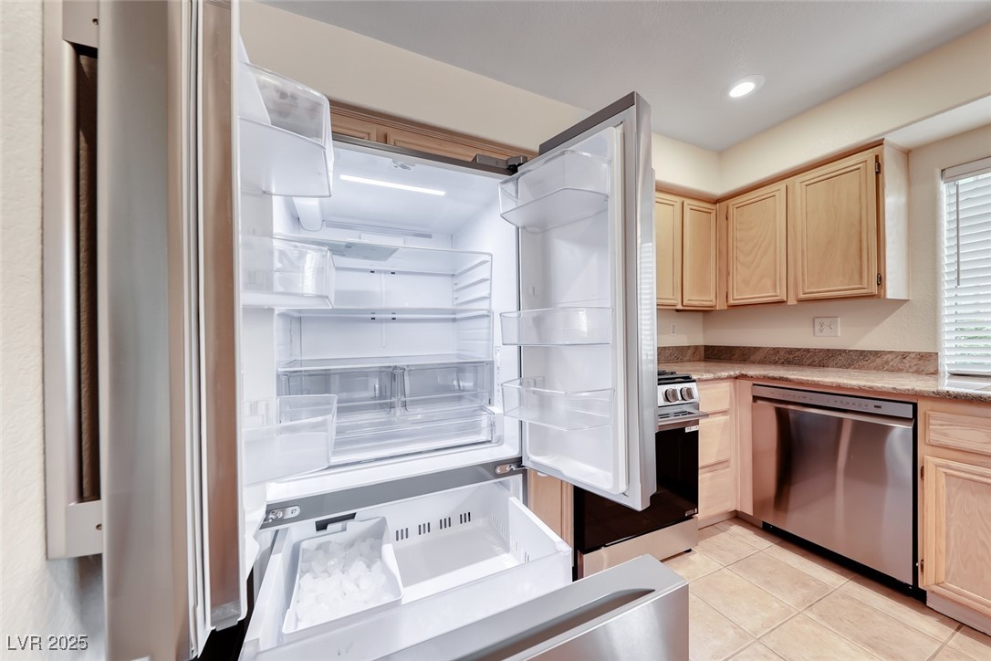 1851 Hillpointe Road, Unit 1811 Henderson, NV 89074 - Photo 17 of 49 Refrigerator