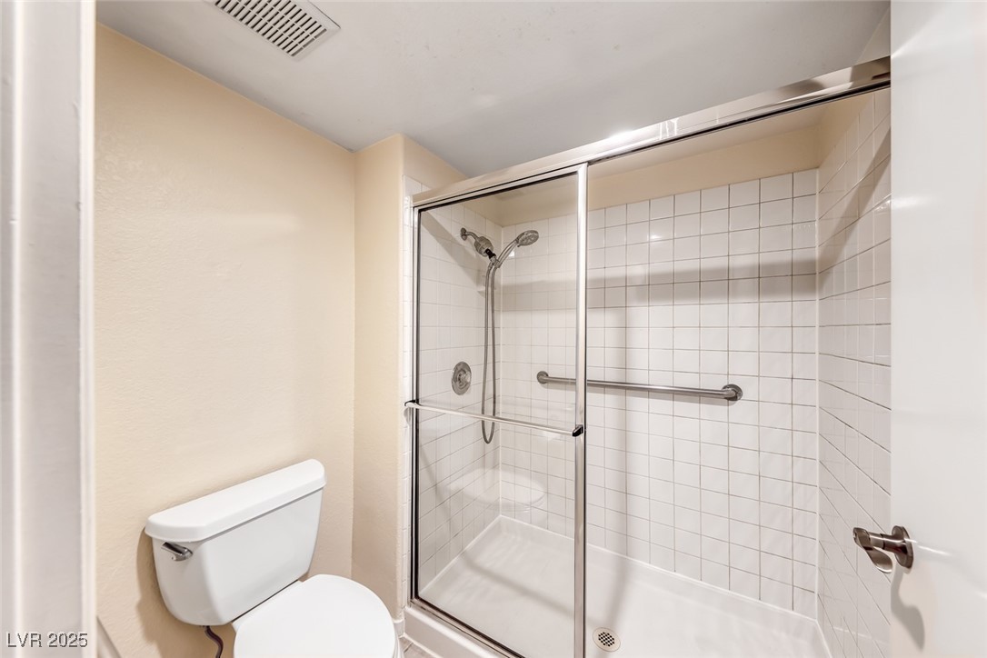 1851 Hillpointe Road, Unit 1811 Henderson, NV 89074 - Photo 24 of 49 Primary Bath