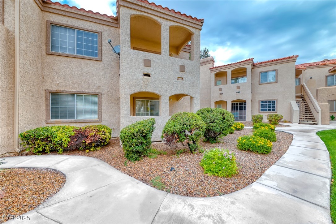 1851 Hillpointe Road, Unit 1811 Henderson, NV 89074 - Photo 34 of 49 Front of structure