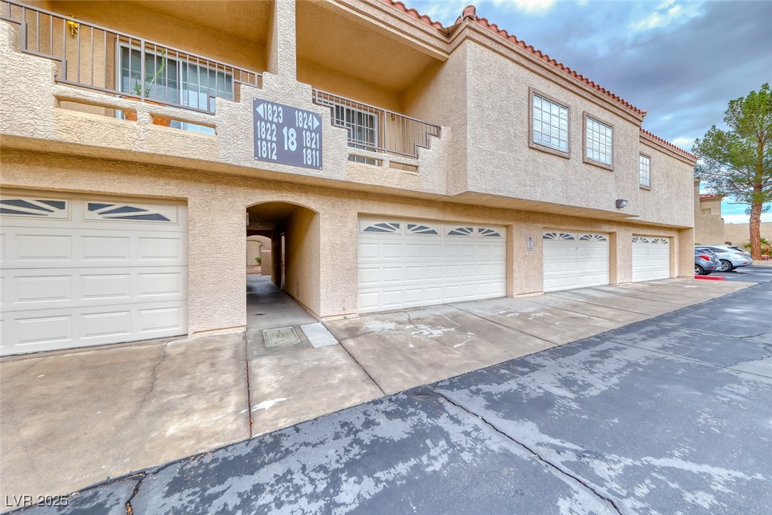 1851 Hillpointe Road, Unit 1811 Henderson, NV 89074 - Photo 37 of 49 Breezeway from garage.