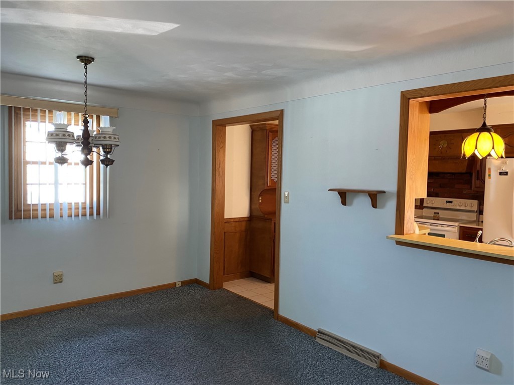 421 Omar Street Struthers, OH 44471 - Photo 8 of 31
