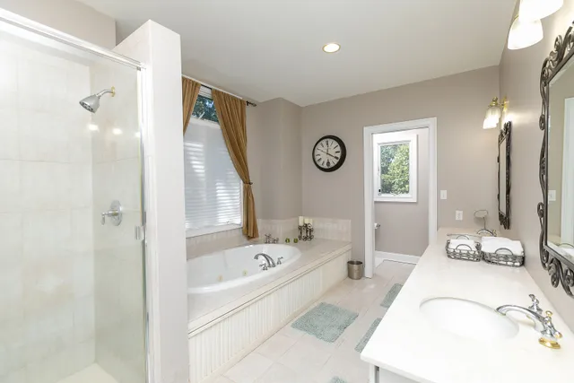 $66,000 | 6 Little Court, East Hampton, NY 11937