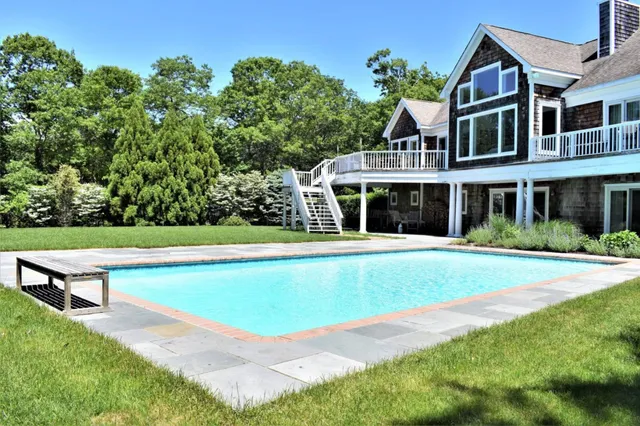 $66,000 | 6 Little Court, East Hampton, NY 11937