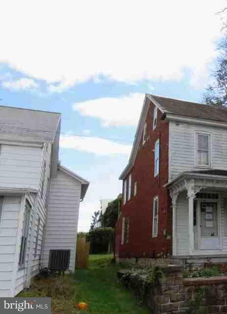 1305 Front Street Lititz, PA 17543 - Photo 5 of 7