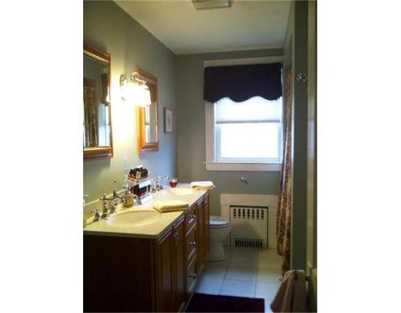 176 Circuit Road Winthrop, MA 02152 - Photo 6 of 10 Gallery Image 6