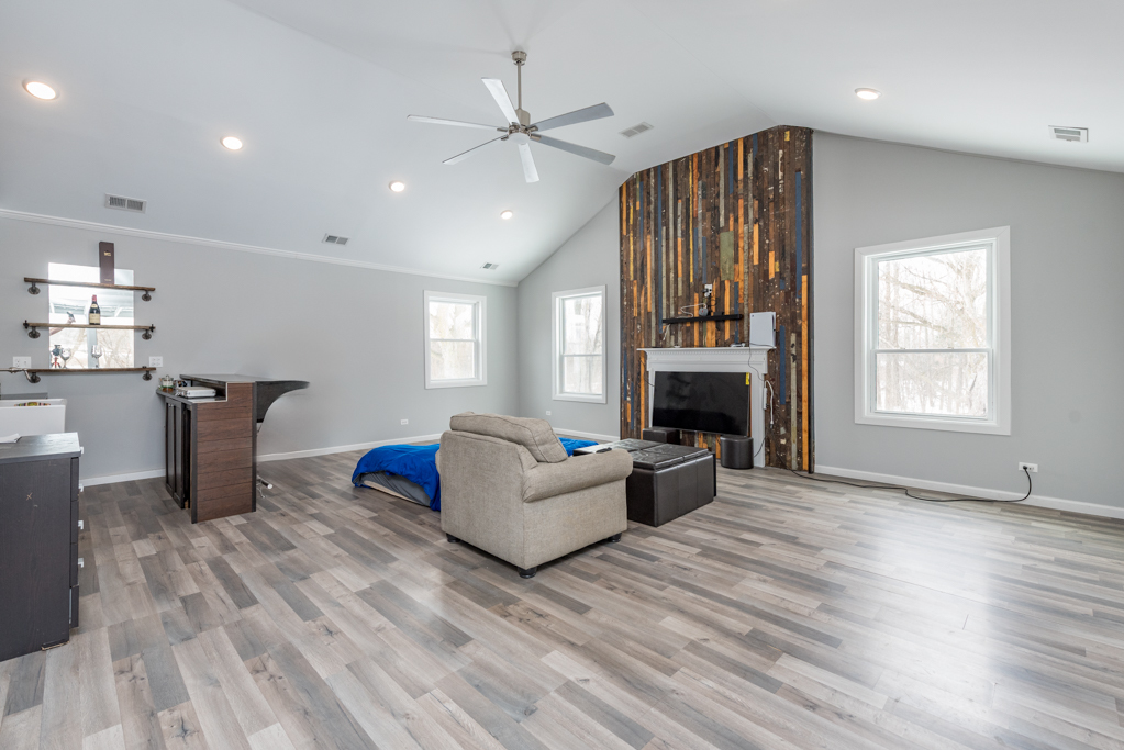 2622 West Hendee Road Waukegan, IL 60087 - Photo 11 of 49 Gallery Image 11