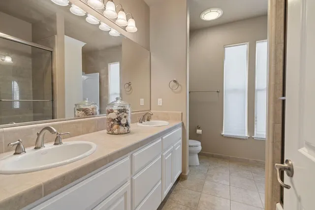 a view of a workspace with furniture