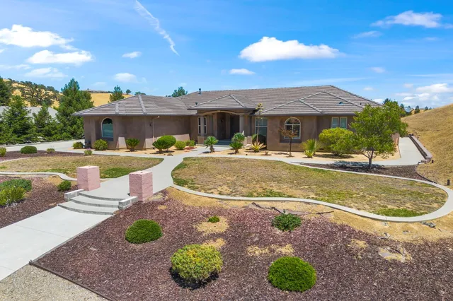 $699,500 | 9341 Foxy Court, Patterson, CA 95363