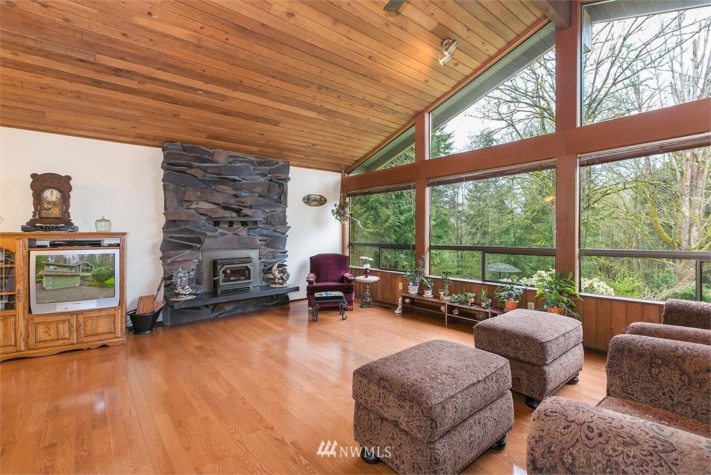 11637 Southeast Black Road Olalla, WA 98359 - Photo 12 of 25 Gallery Image 12