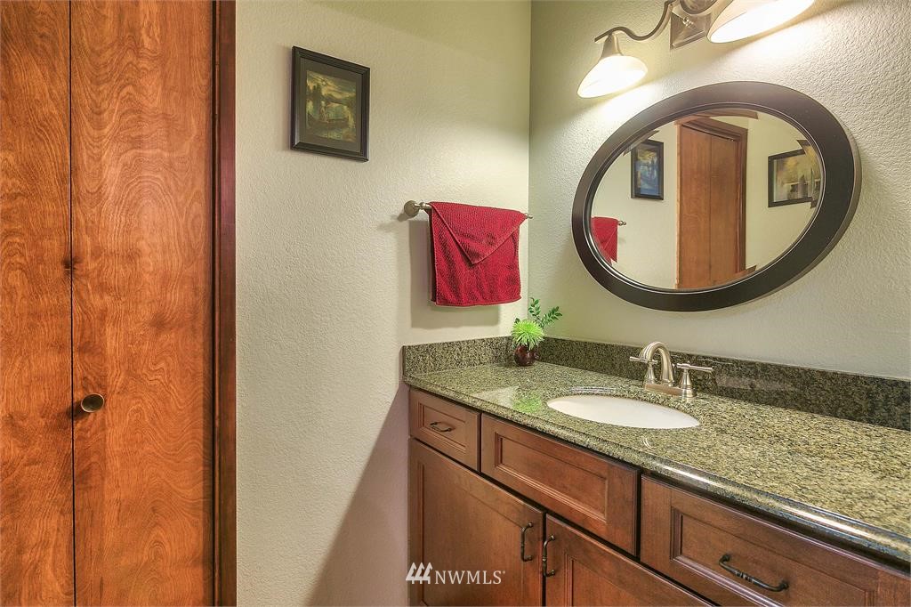 11637 Southeast Black Road Olalla, WA 98359 - Photo 17 of 25 Gallery Image 17
