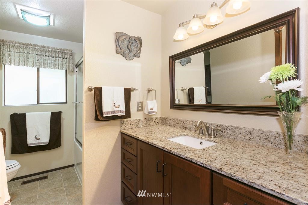 11637 Southeast Black Road Olalla, WA 98359 - Photo 19 of 25 Gallery Image 19