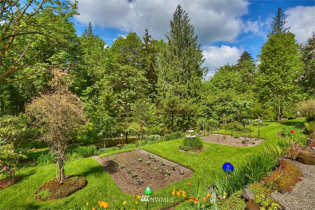 11637 Southeast Black Road Olalla, WA 98359 - Photo 4 of 25 Gallery Image 4