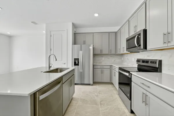 $2,575 | 7596 Southwest Linus Lane, Stuart, FL 34997