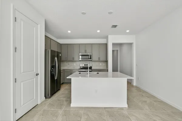 $2,575 | 7596 Southwest Linus Lane, Stuart, FL 34997