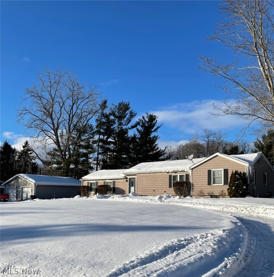 6035 River Road Madison, OH 44057 - Photo 2 of 28
