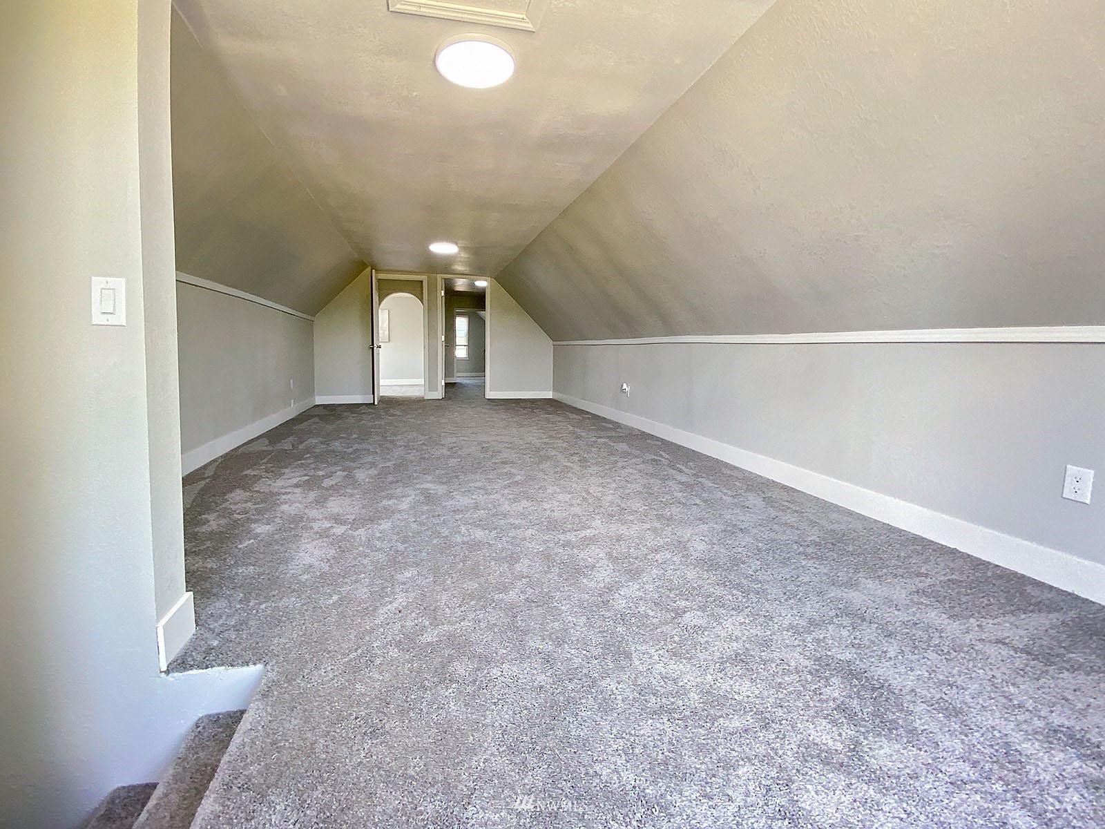 1005 9th Street Southwest Puyallup, WA 98371 - Photo 25 of 40 a view of an empty room