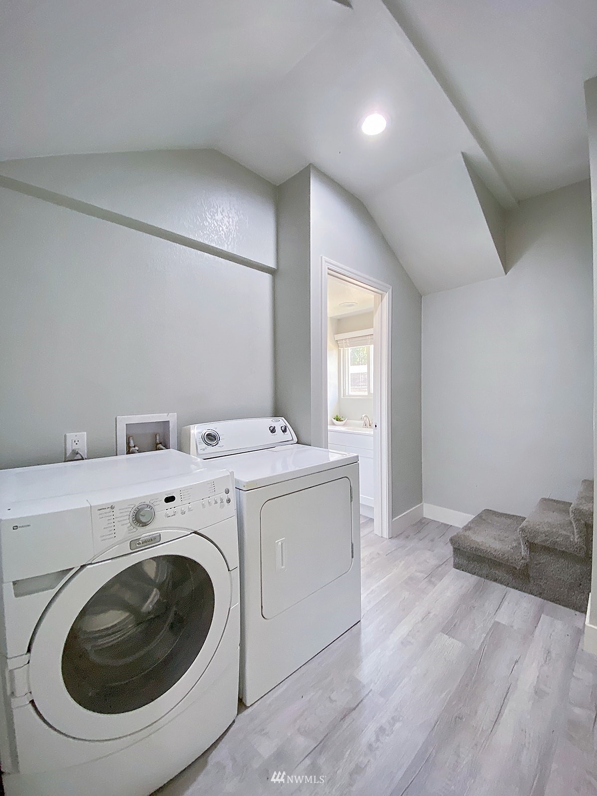 1005 9th Street Southwest Puyallup, WA 98371 - Photo 33 of 40 a utility room with dryer and washer