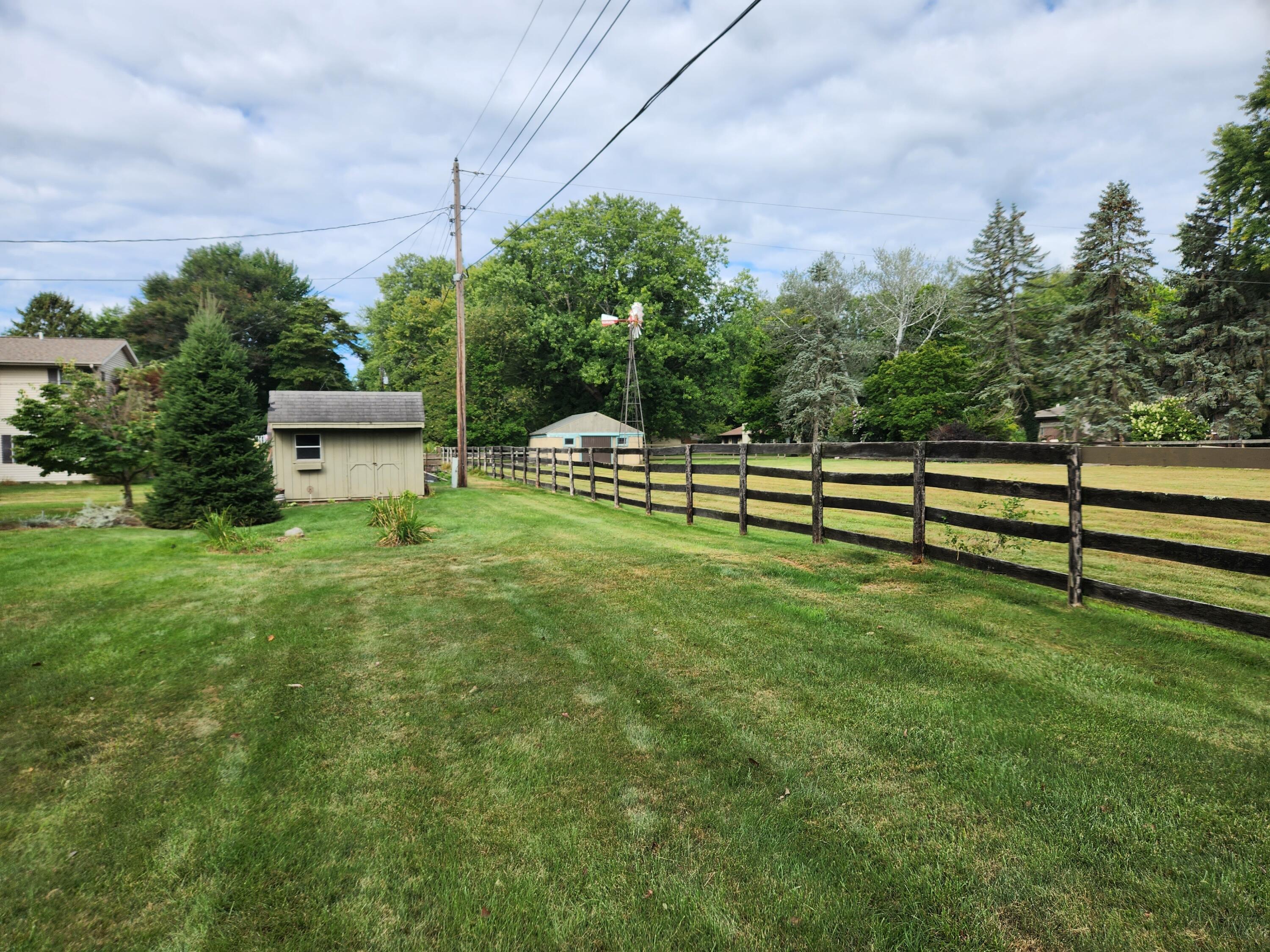 1373 Trebor Road St. Joseph, MI 49085 - Photo 8 of 35 20220907_104356