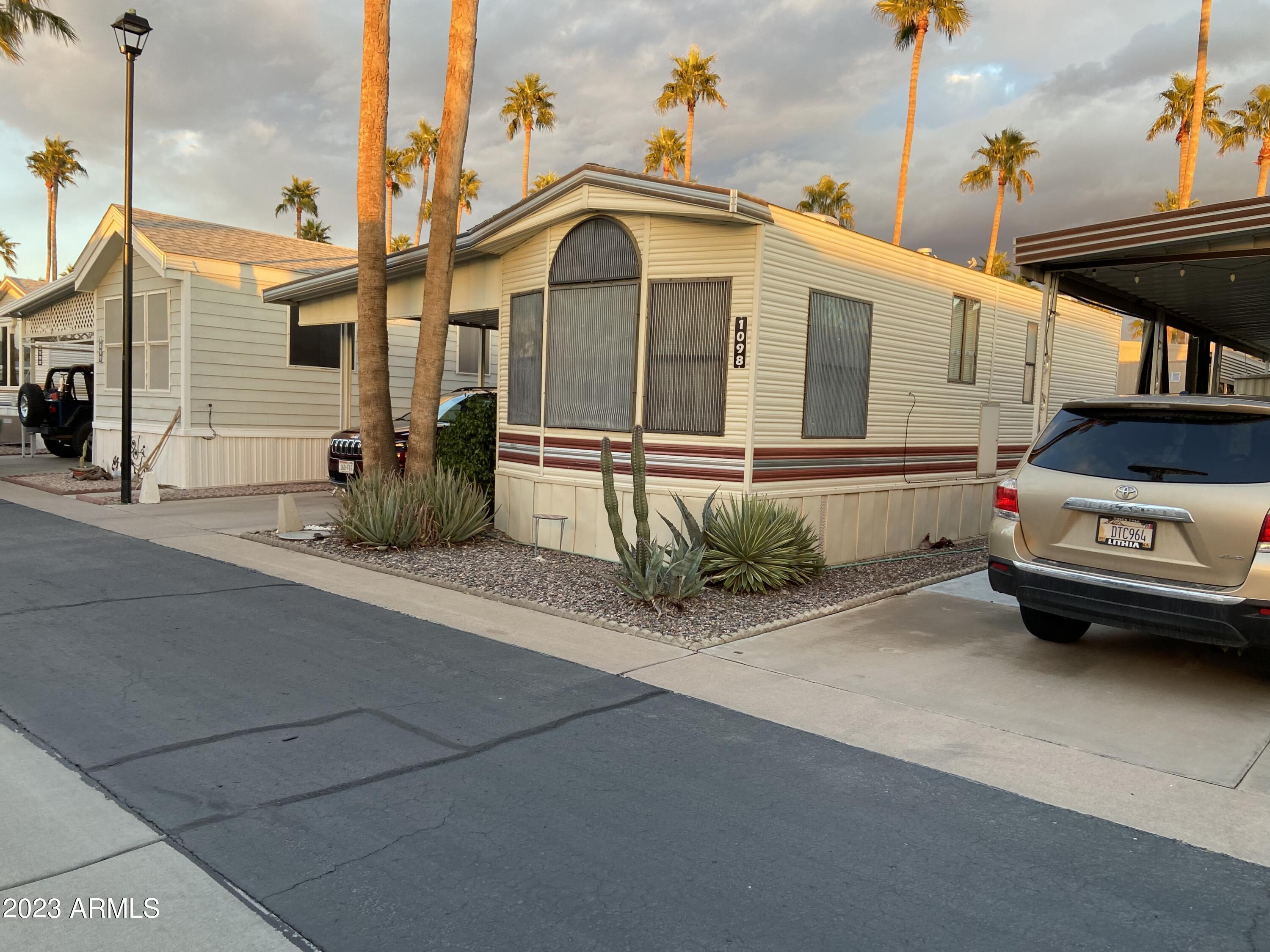 1098 South Shoshone Drive, Unit 98 Apache Junction, AZ 85119 - Photo 30 of 31 9DBD5F91-31AB-424C-828F-DDE1770F56F0