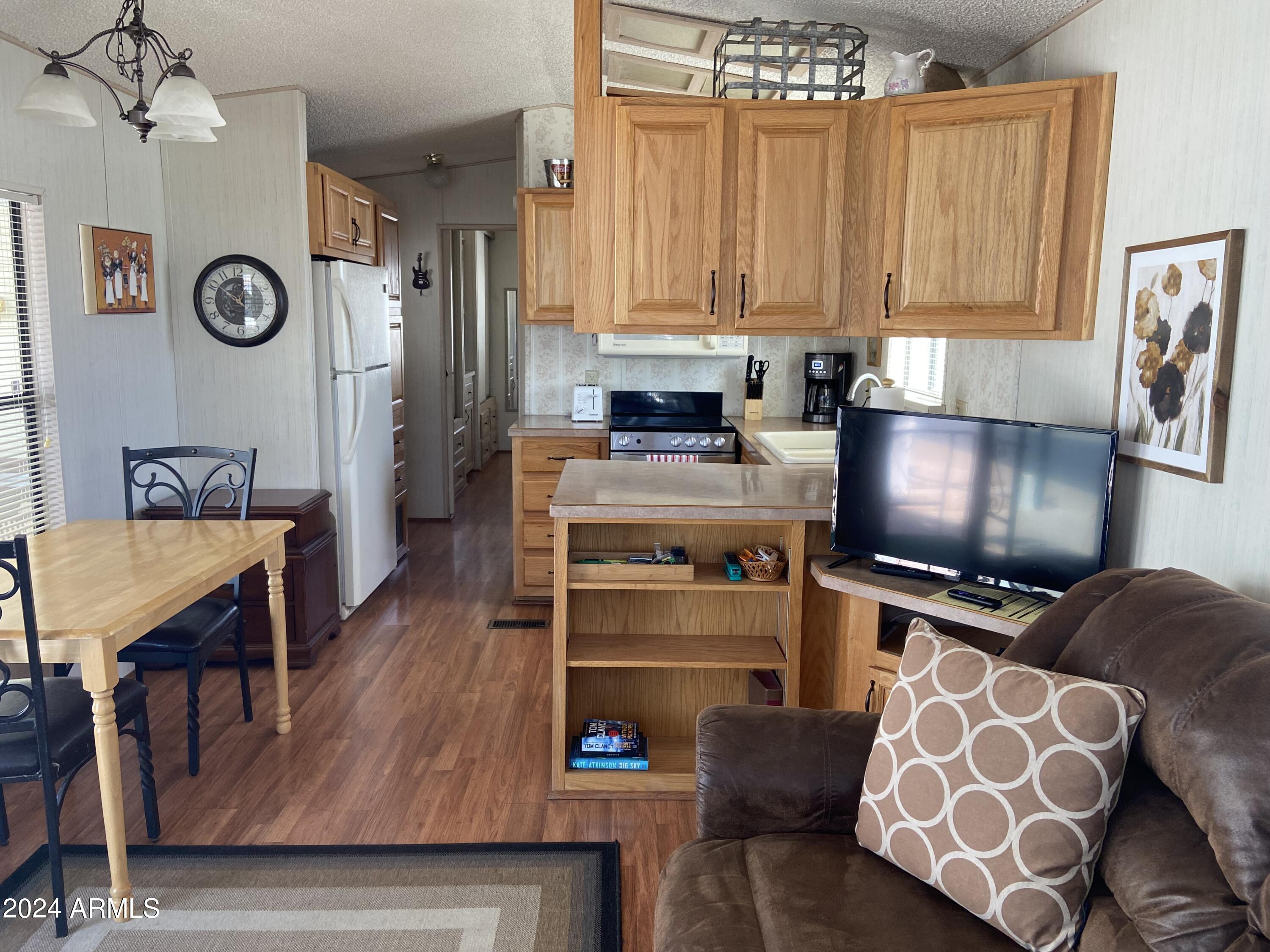 1098 South Shoshone Drive, Unit 98 Apache Junction, AZ 85119 - Photo 4 of 31 IMG_0039