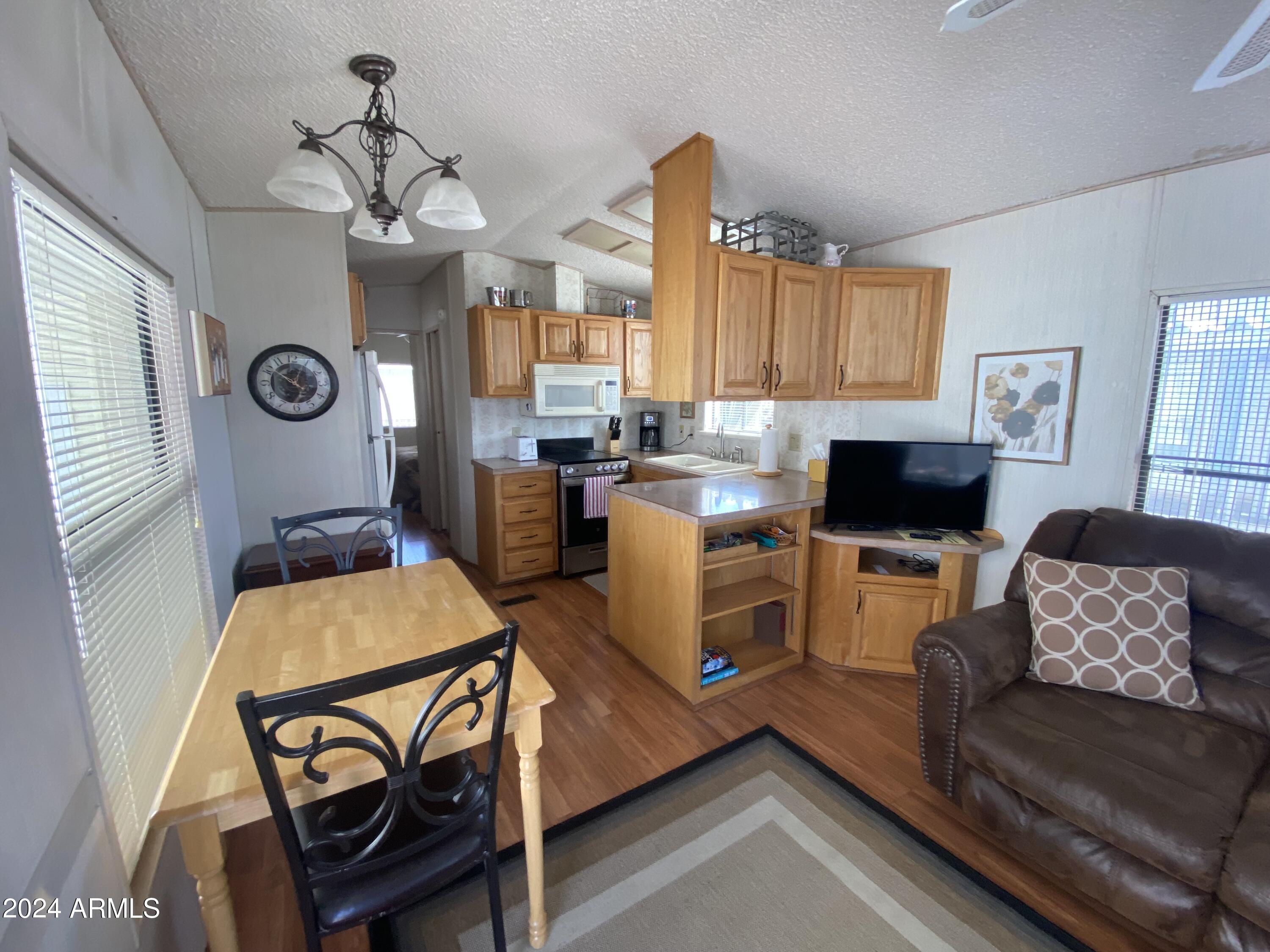 1098 South Shoshone Drive, Unit 98 Apache Junction, AZ 85119 - Photo 6 of 31 IMG_0038