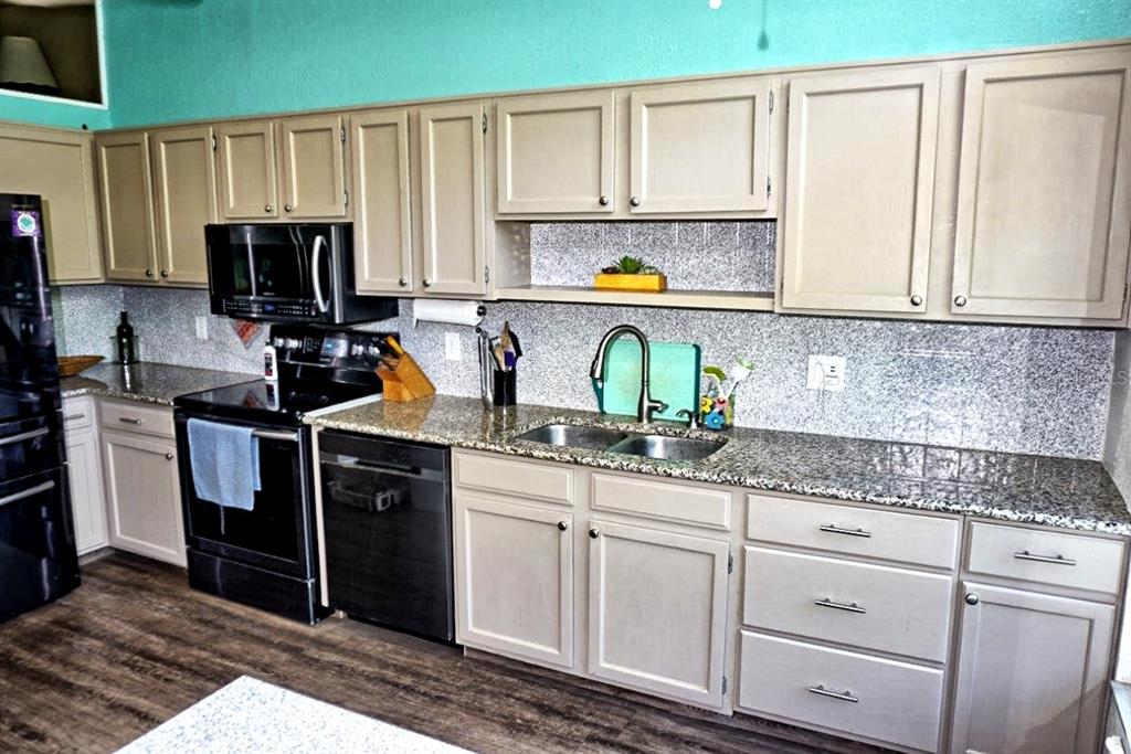 1873 Mazo Manor Road, Unit T9 Lutz, FL 33558 - Photo 19 of 42