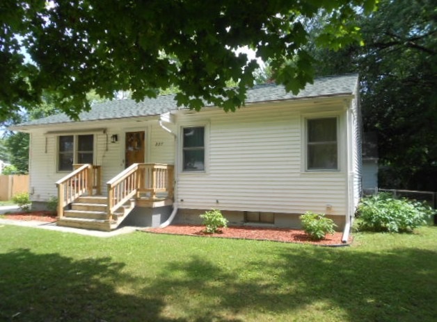 227 Rockingham Avenue Alma, MI 48801 - Photo 16 of 17 1821118-15.JPG