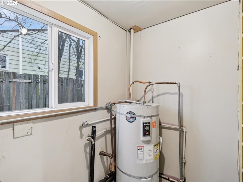 8234 Northeast Webster Street Portland, OR 97220 - Photo 29 of 37 Laundry